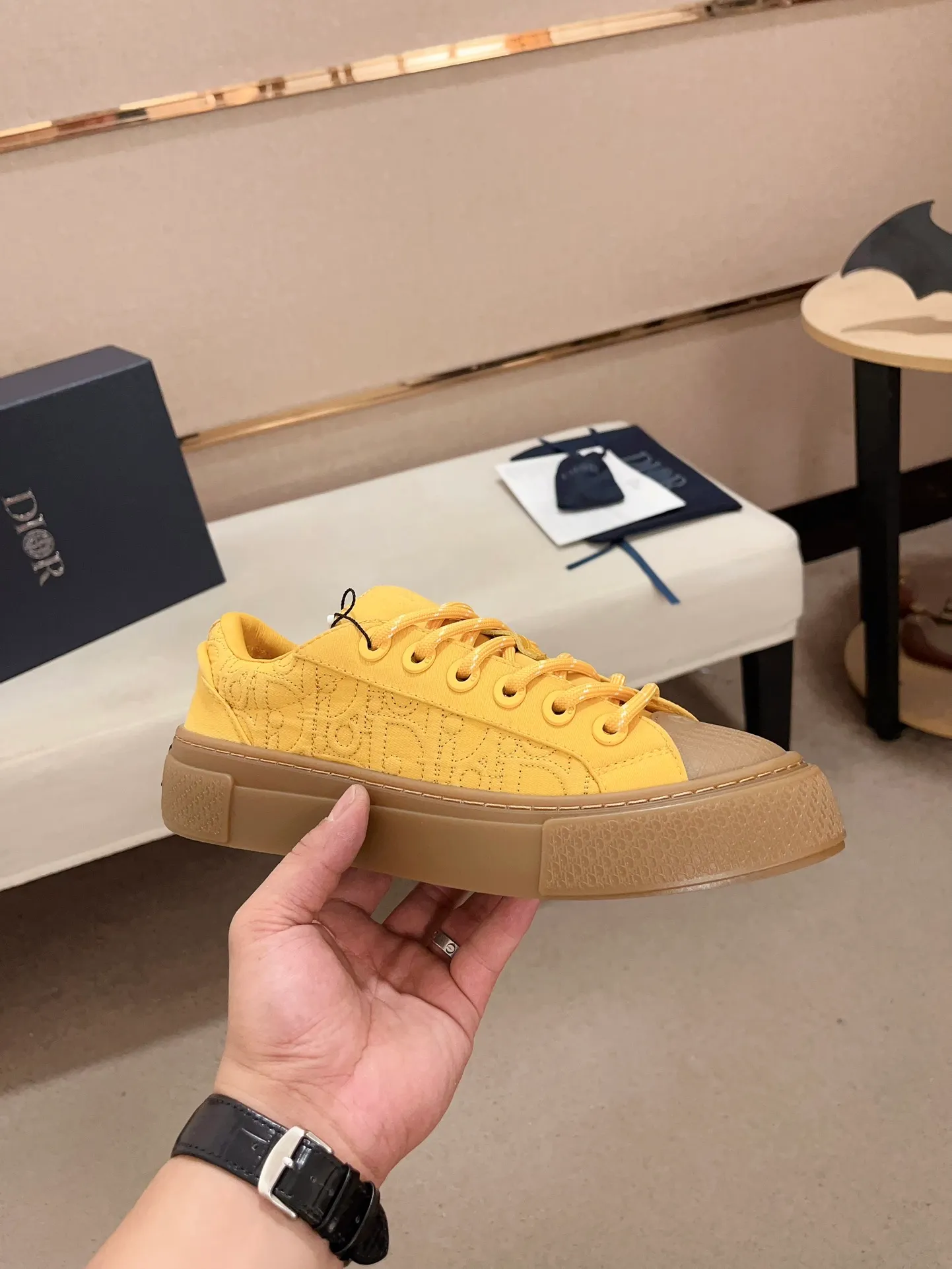 Men's shoes 💰: 680💰 [Dior·Dior] Top 🔍Couple model 💏🔍New casual sports style couple shoes, new four-season design, perfect workmanship, lace-up lazy style to create cabinet quality, upper: imported first-layer cowhide, sheepskin lining is soft and comfortable, ultra-light TPU wear-resistant outsole, simple, versatile fashion men's shoes, excellent color code number 35--44